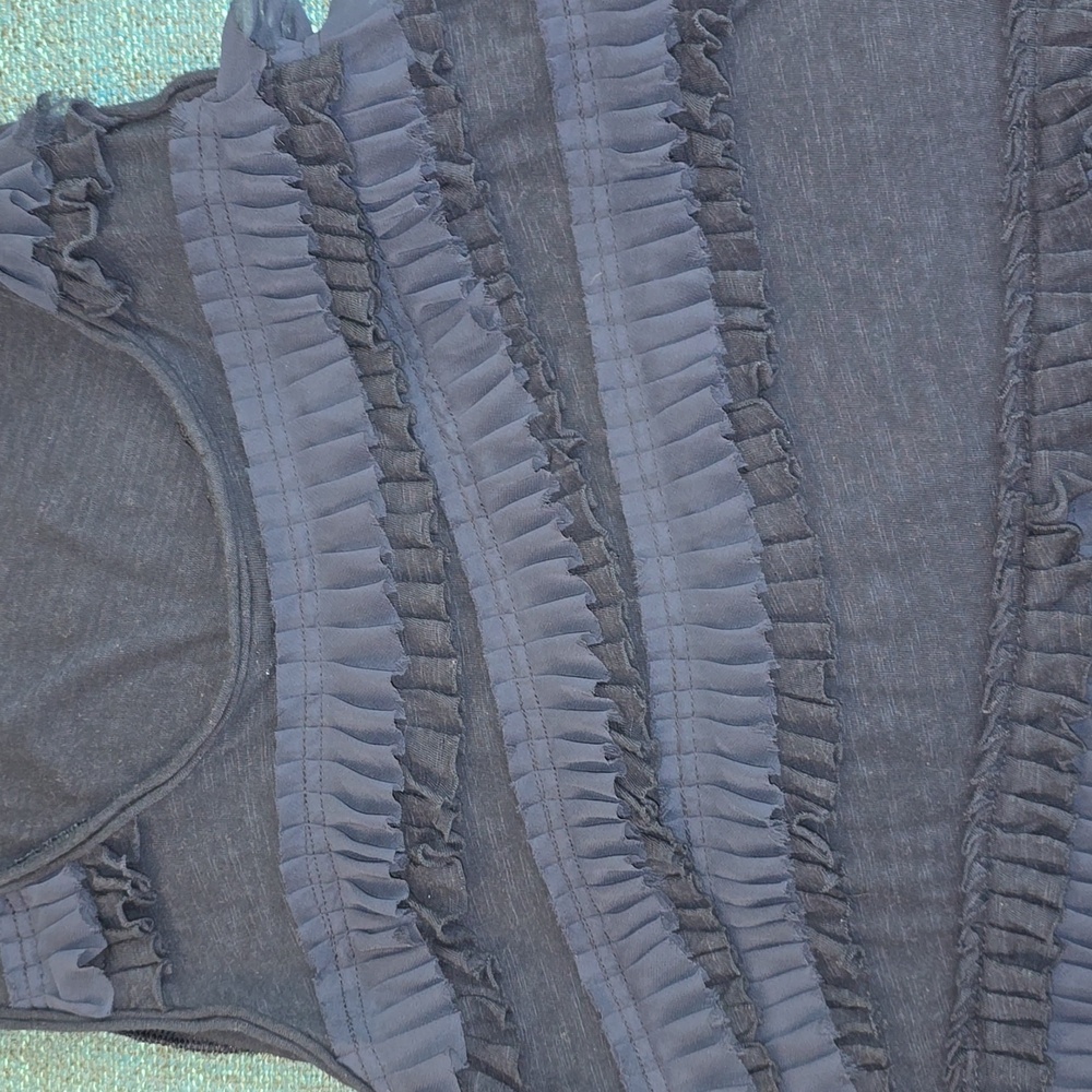 Banana Republic Ruffle Tank - Picture 3 of 5